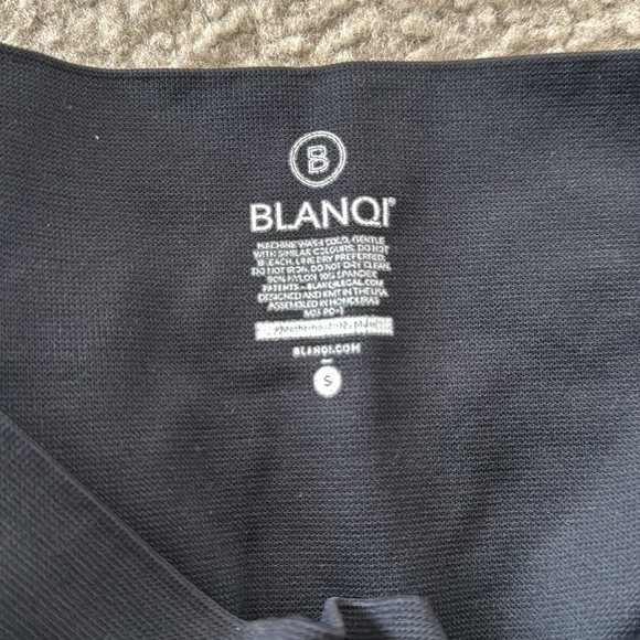 Bundle of Blanqi and Zella maternity/postpartum leggings - Picture 7 of 8